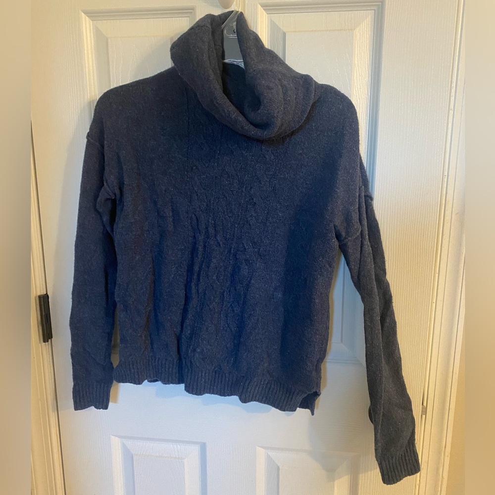 H & M Sweater